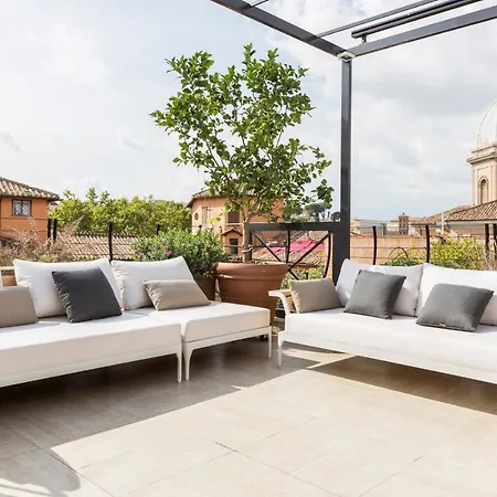 Exclusive Rooftop-designd * Roma