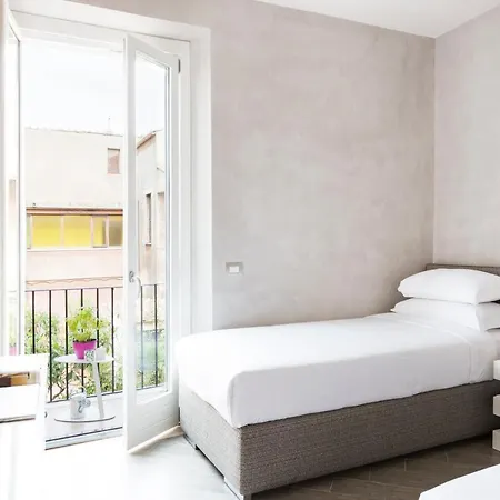 Exclusive Rooftop-designd Apartmán Řím