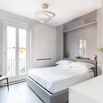 Exclusive Rooftop-designd Apartment